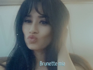 Brunette_mia