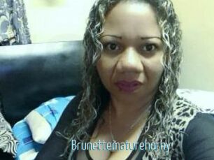 Brunettematurehorny