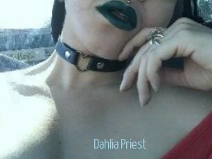 Dahlia_Priest