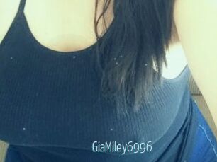GiaMiley6996