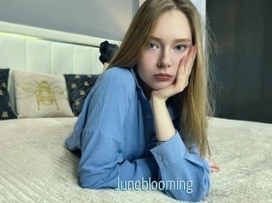 Juneblooming