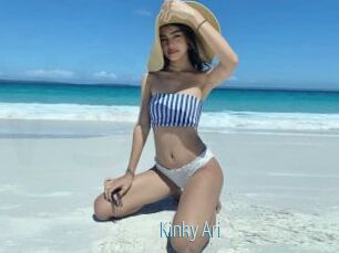 Kinky_Ari