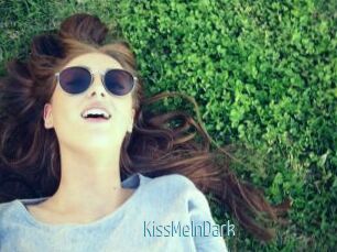 KissMeInDark