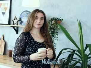 MiaDanielc