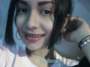 Mia_Bonnet