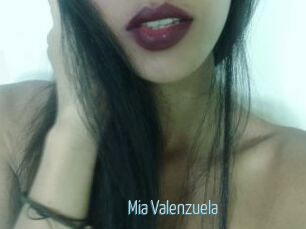 Mia_Valenzuela