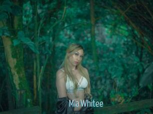 Mia_Whitee
