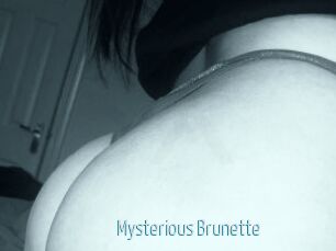 Mysterious_Brunette