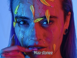Miaa_stonee