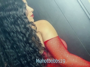 Miahotbobbs19