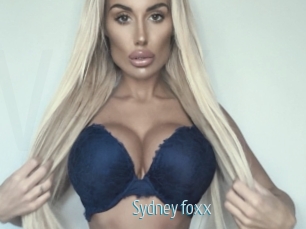 Sydney_foxx
