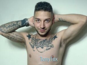 Tomy_Fox