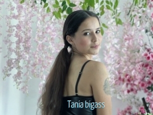 Tania_bigass