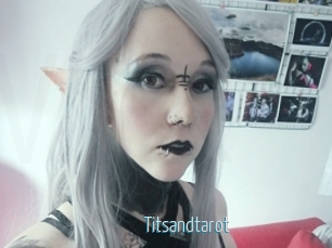 Titsandtarot
