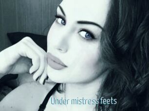 Under_mistress_feets
